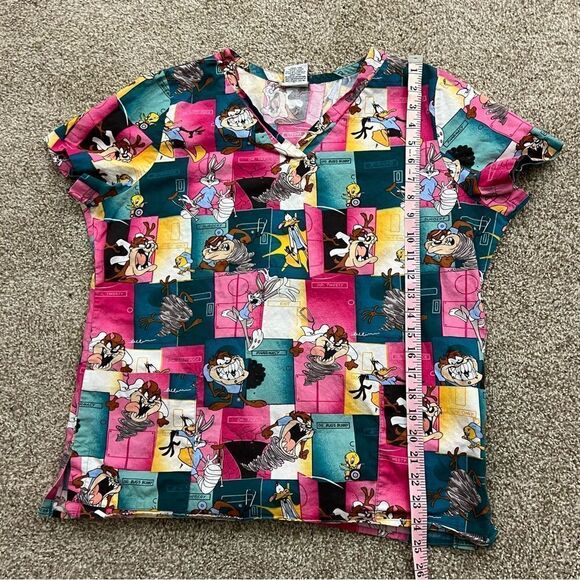 Vintage Looney Toons Scrub Top - Picture 4 of 5